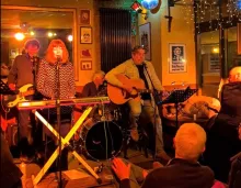 Musikgruppe - Keyboarderin